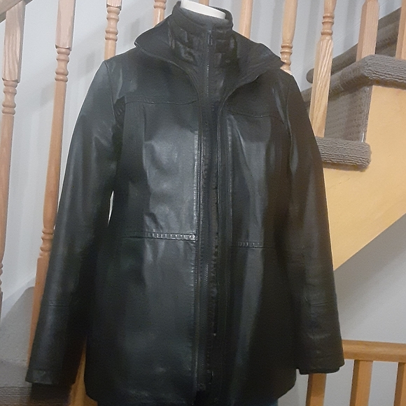 Danier Leather Balck Jacket/ Coat- Women's Size Small- Like New - Picture 4 of 9